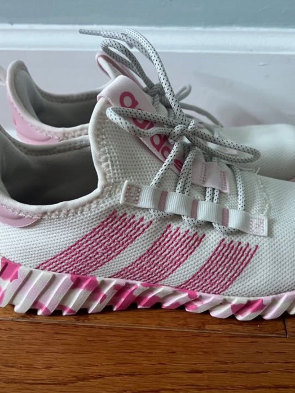 Kids Adidas Shoes Size 4